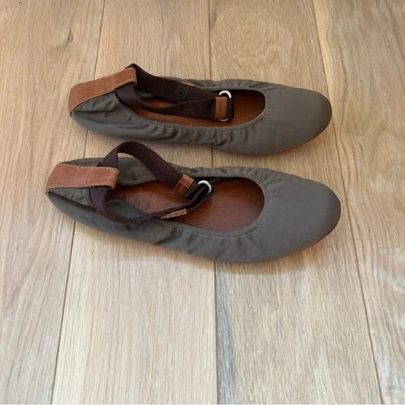 Marni Satin Leather Ankle Strap Flats Dark Grey 39.5 Balletcore Minimalist Chic - Picture 4 of 7